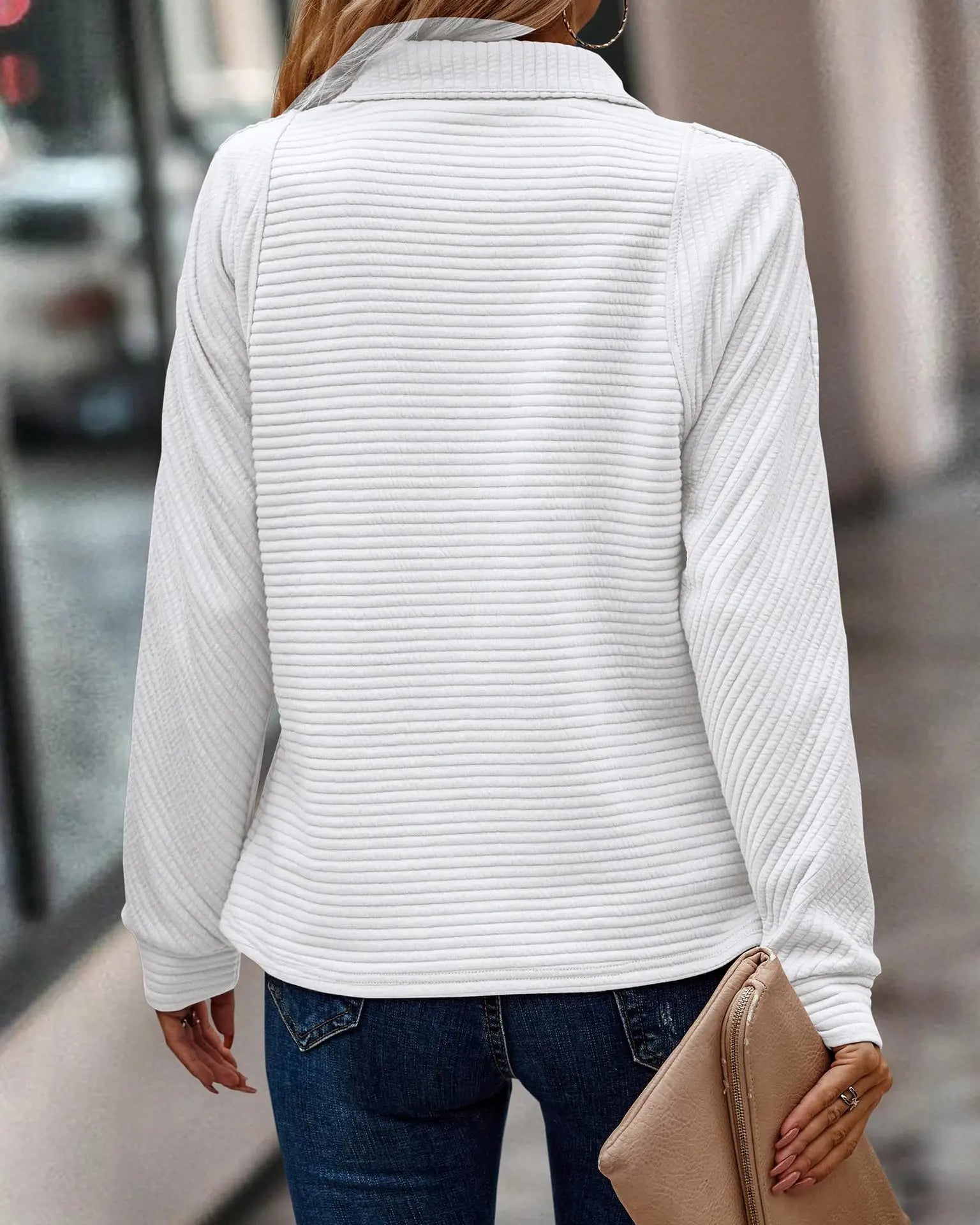VIOLA | Elegancki sweter z dekoltem w serek