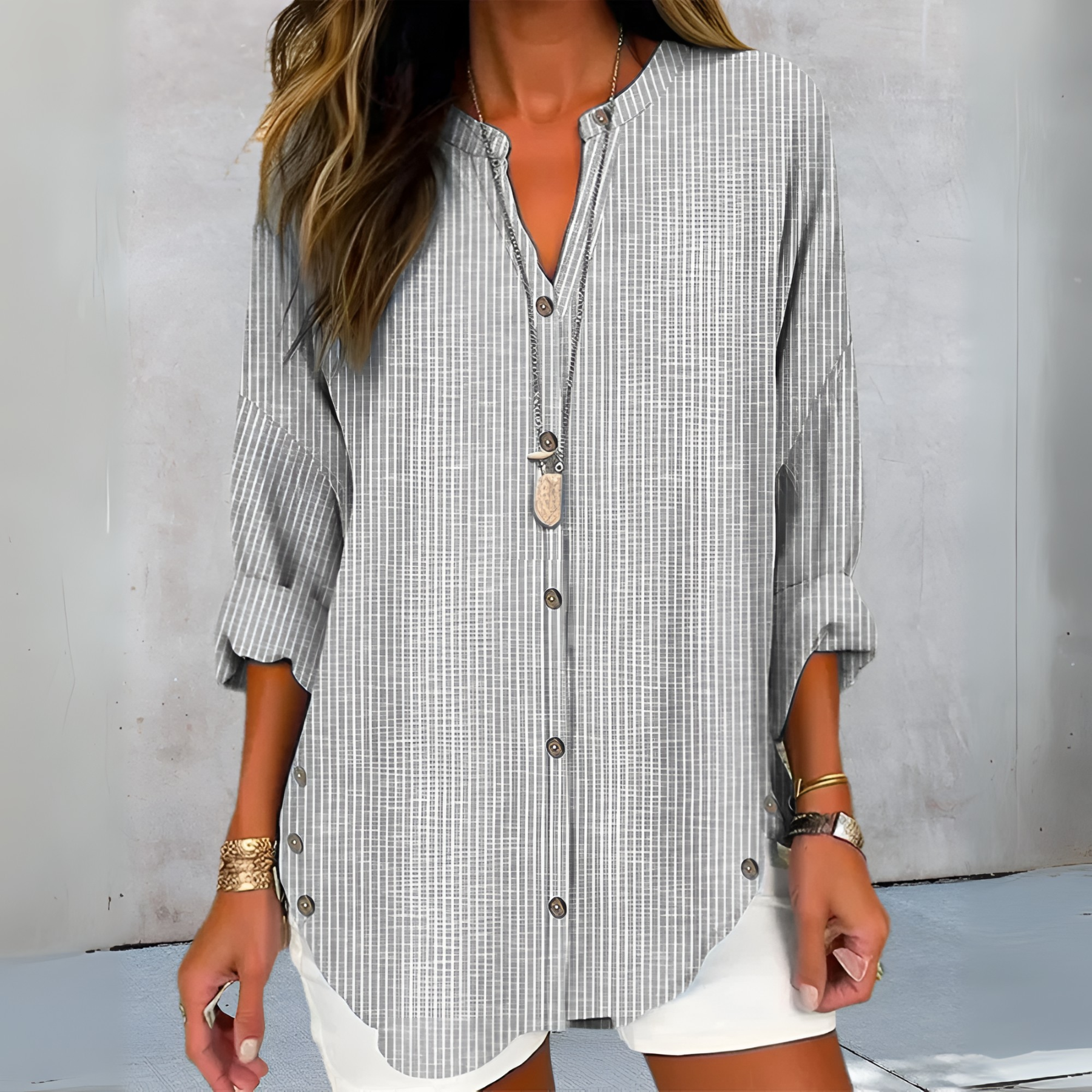 Lucida - Elegancka Bluzka z Dekoltem w Serek w Ponadczasowy Wzór w Paski